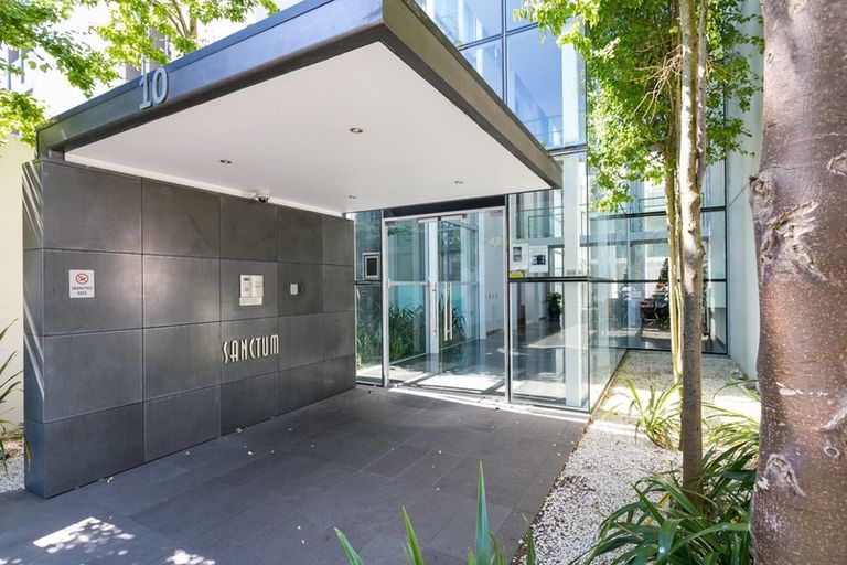 Photo of property in Sanctum Apartment, 10 Ebor Street, Te Aro, Wellington, 6011