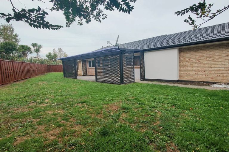 Photo of property in 94 Riverton Drive, Randwick Park, Auckland, 2105