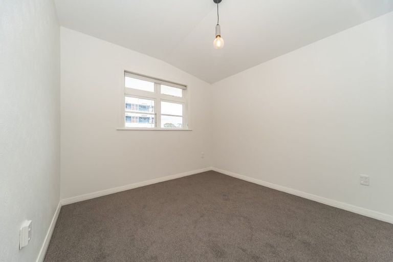 Photo of property in Graymor Flats, 2/19 Ohiro Road, Aro Valley, Wellington, 6021