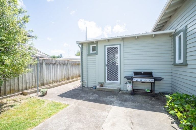 Photo of property in 40 Kingswood Street, Takaro, Palmerston North, 4412