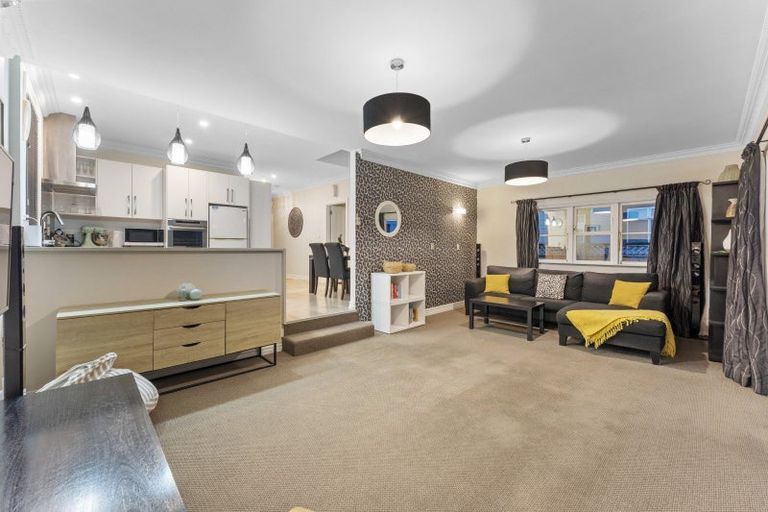 Photo of property in 154 Kings Crescent, Hutt Central, Lower Hutt, 5010