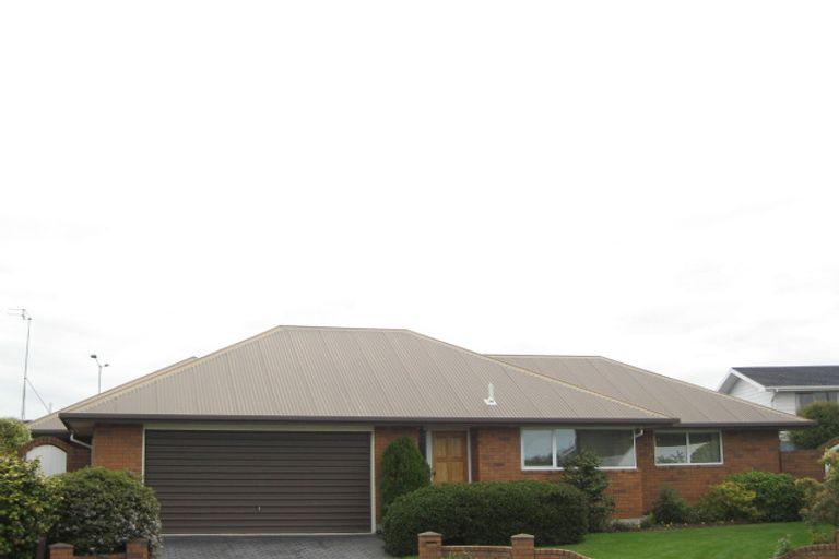 Photo of property in 21 Beeston Place, Redwood, Christchurch, 8051