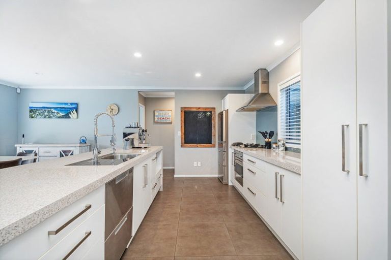 Photo of property in 126 Puka Crescent, Matarangi, Whitianga, 3592