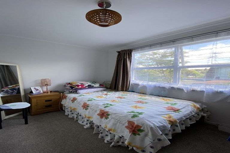 Photo of property in 26 Kiteroa Terrace, Rothesay Bay, Auckland, 0630