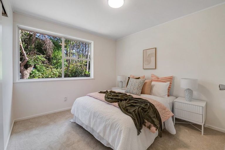 Photo of property in 3 View Road, Glenfield, Auckland, 0627