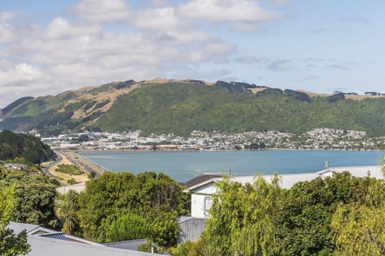 Photo of property in 20 Eskdale Road, Papakowhai, Porirua, 5024