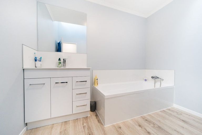 Photo of property in 47a Carter Crescent, Awapuni, Palmerston North, 4412