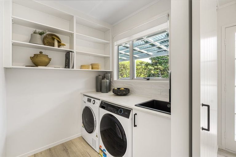 Photo of property in 23 Contessa Drive, Glenfield, Auckland, 0629