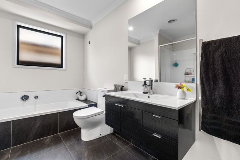 Photo of property in 34 Batty Street, Papamoa Beach, Papamoa, 3118