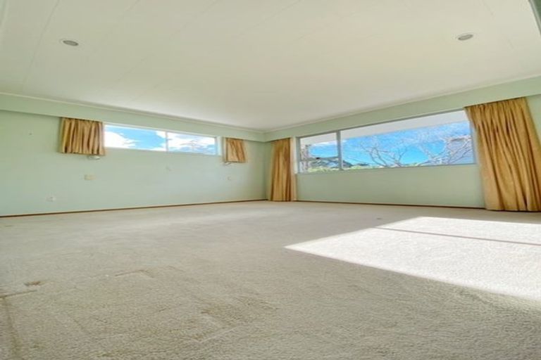 Photo of property in 67 Ravenwood Drive, Forrest Hill, Auckland, 0620