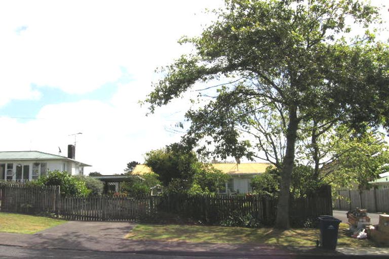 Photo of property in 1/88 Verbena Road, Birkdale, Auckland, 0626