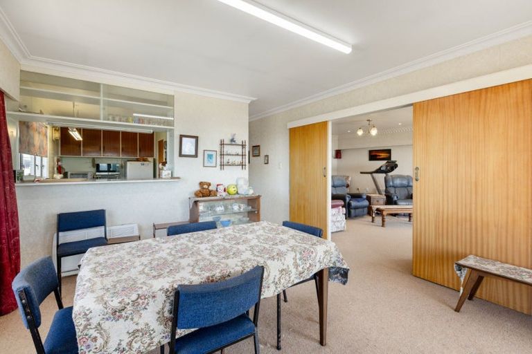 Photo of property in 128 Marine Parade, Mount Maunganui, 3116