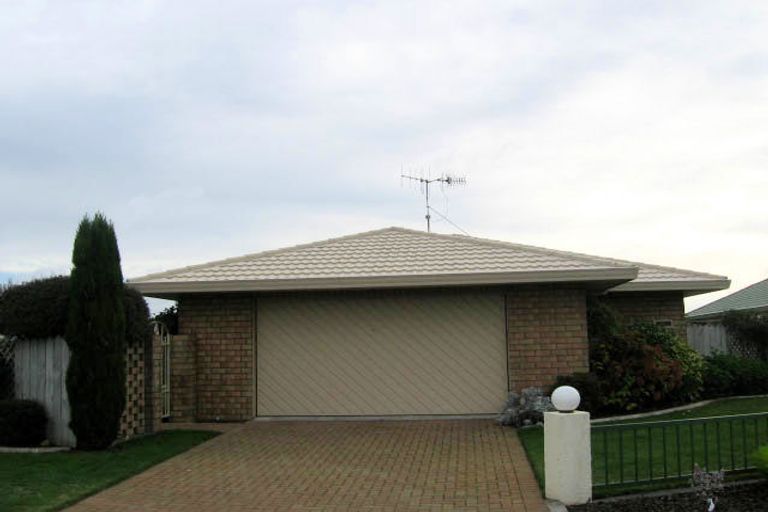 Photo of property in 12 Meredith Way, Paraparaumu Beach, Paraparaumu, 5032