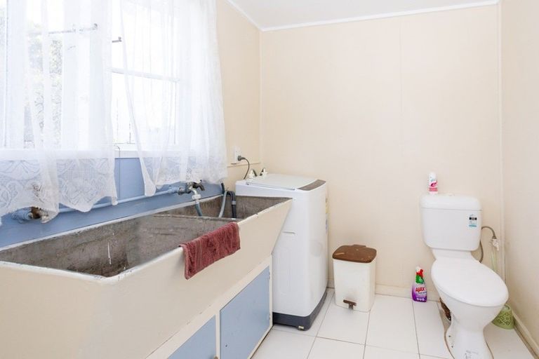 Photo of property in 17 Aotea Street, Castlecliff, Whanganui, 4501