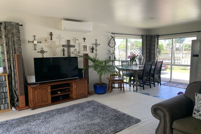 Photo of property in 90 Evans Road, Papamoa Beach, Papamoa, 3118