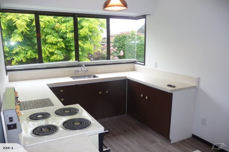 Photo of property in 2/35 Chipping Lane, Redwood, Christchurch, 8051