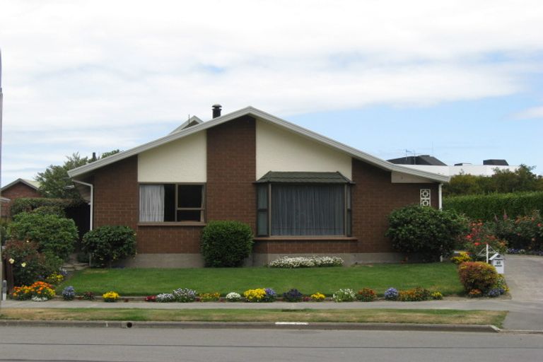 Photo of property in 37 Juniper Place, Burnside, Christchurch, 8053