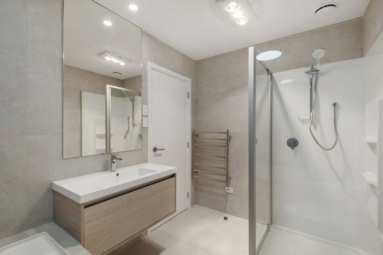 Photo of property in 33 Oyster Drive, Whenuapai, Auckland, 0618