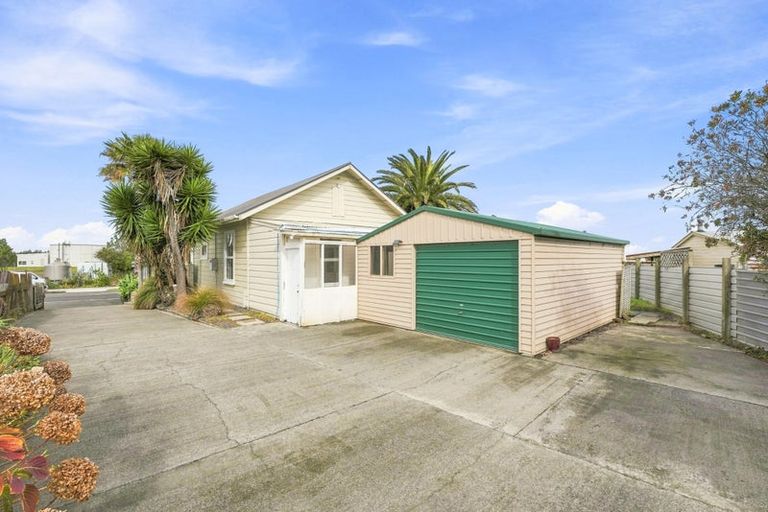 Photo of property in 18 Bryce Street, Castlecliff, Whanganui, 4501