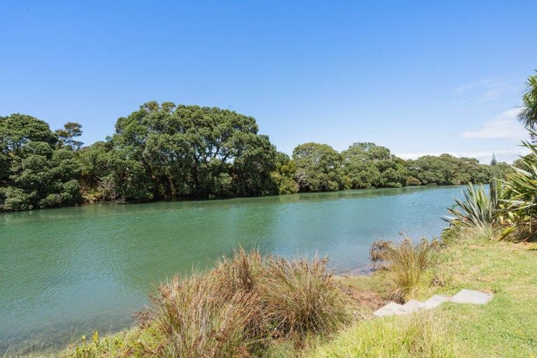 Photo of property in 11 Waitaha Place, Ruakaka, 0116