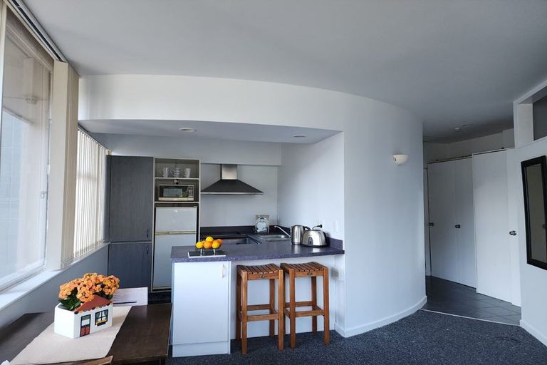 Photo of property in Terrace Tower Apartments, 6e/126 The Terrace, Wellington Central, Wellington, 6011