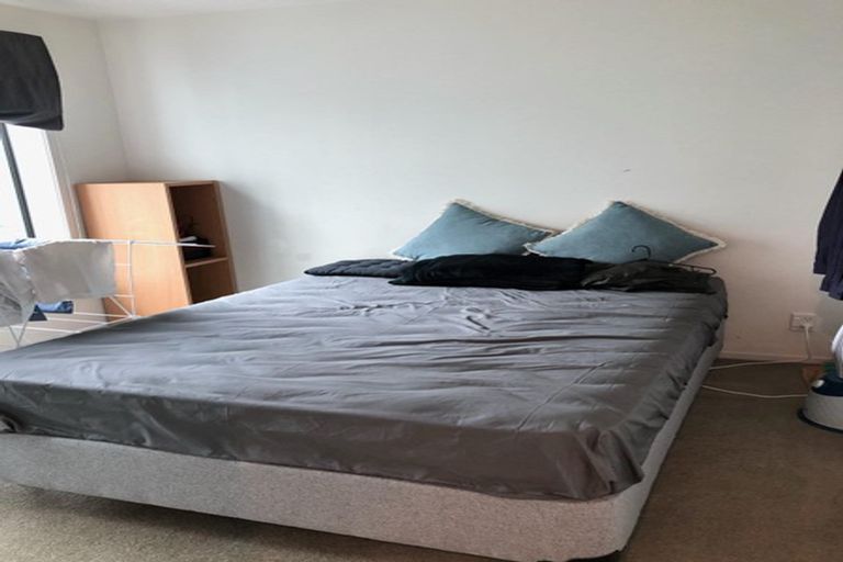 Photo of property in The Docks Apartments, 403/2 Dockside Lane, Auckland Central, Auckland, 1010