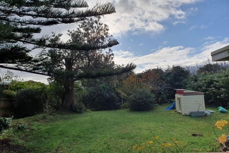 Photo of property in 17 Rangihiroa Street, Waikanae Beach, Waikanae, 5036