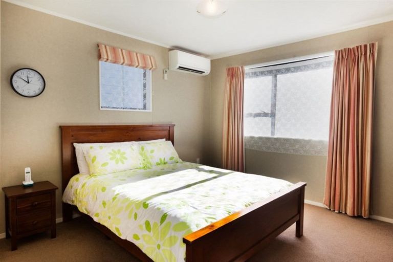 Photo of property in 11 Forglen Place, Tawa, Wellington, 5028