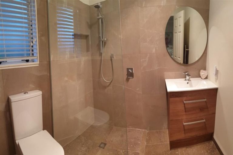 Photo of property in 6 Halewood Grove, Churton Park, Wellington, 6037