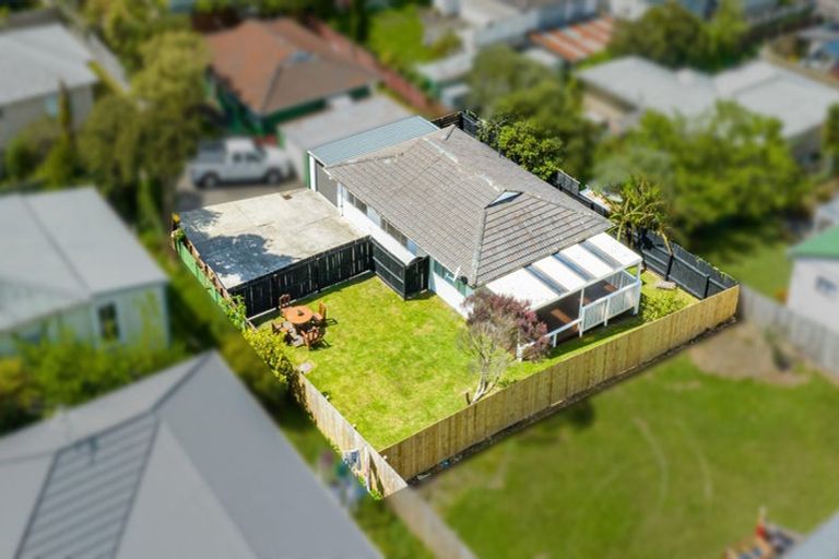 Photo of property in 2/59 Archibald Road, Kelston, Auckland, 0602