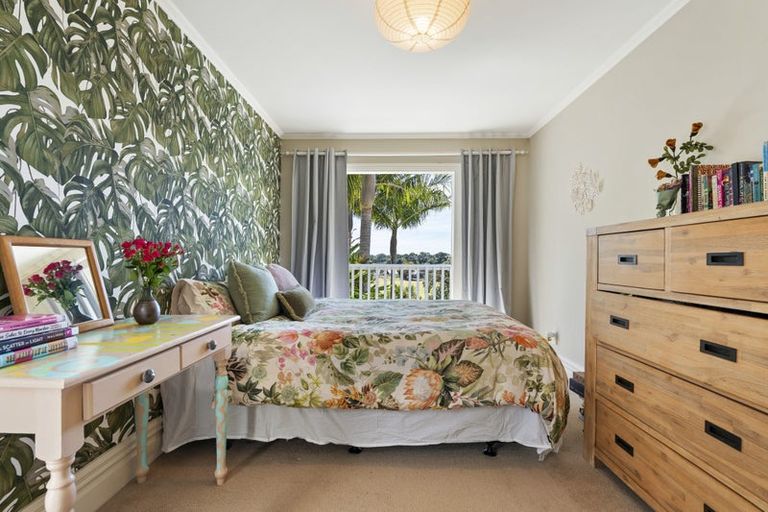 Photo of property in 46 Waterview Road, Stanley Point, Auckland, 0624