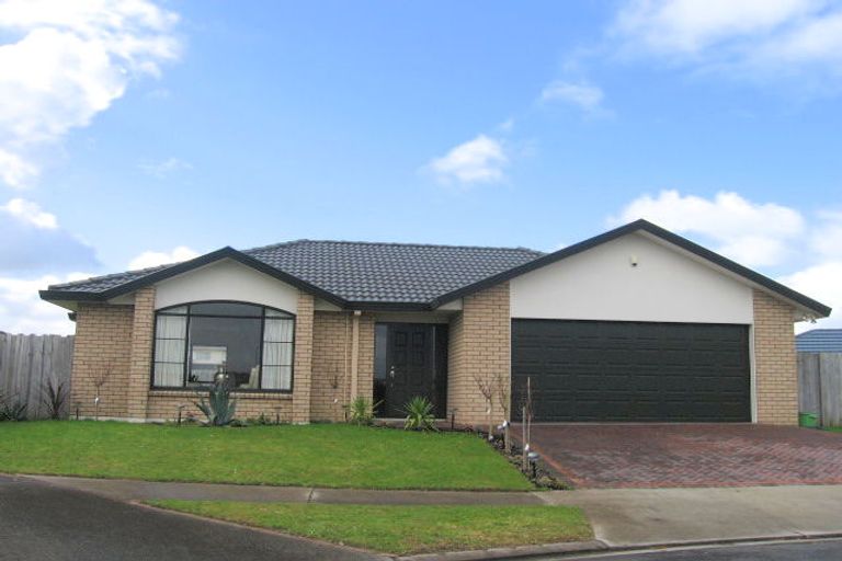 Photo of property in 10 Anrath Close, East Tamaki, Auckland, 2016