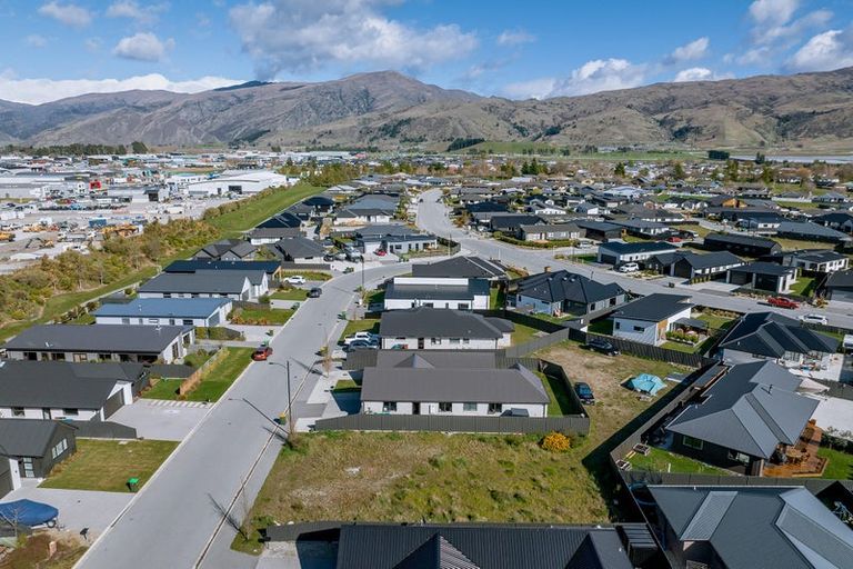 Photo of property in 12 Smitham Drive, Cromwell, 9310