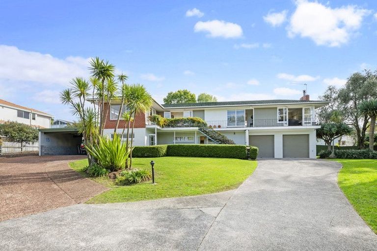 Photo of property in 15 Tudward Glade, Hillcrest, Auckland, 0627