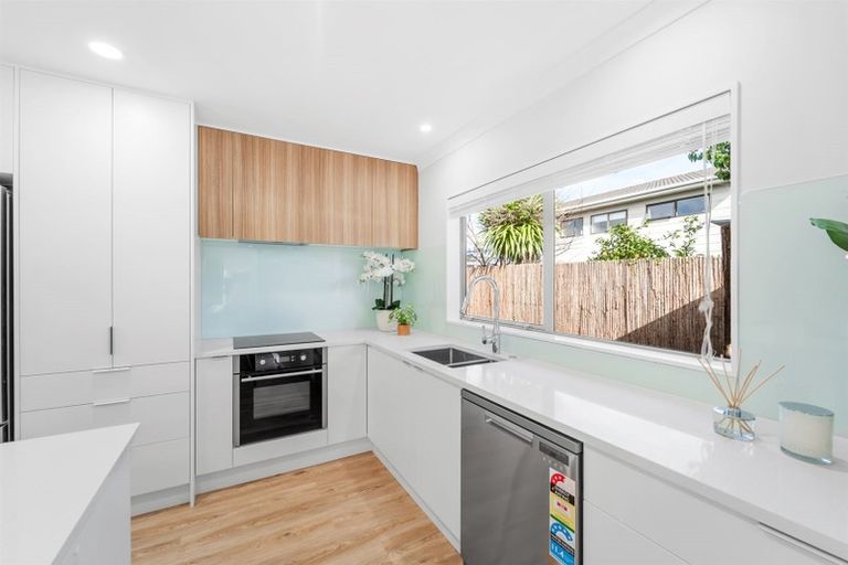 Photo of property in 32a Centreway Road, Orewa, 0931