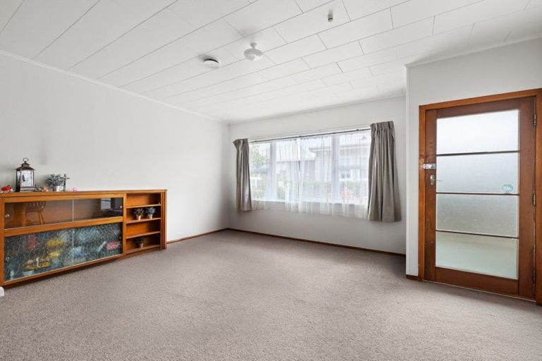 Photo of property in 210a Grove Road, Mayfair, Hastings, 4122