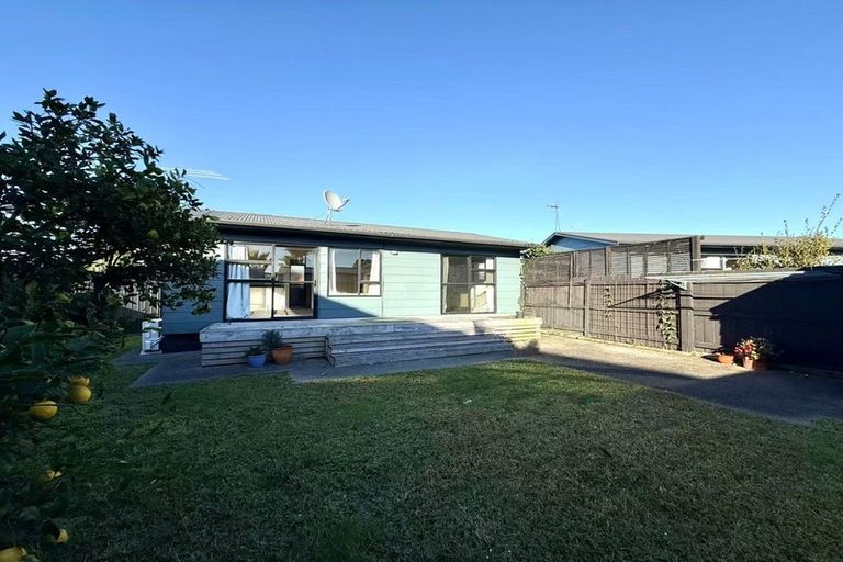 Photo of property in 19a Glenhaven Place, Te Atatu Peninsula, Auckland, 0610