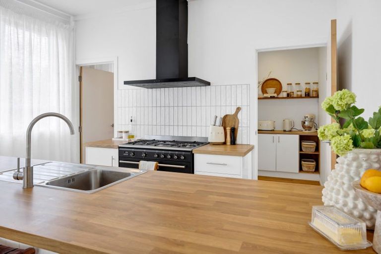 Photo of property in 21 High Street West, Waitara, 4320