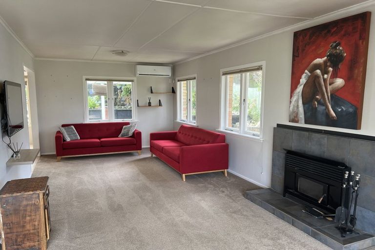 Photo of property in 112 Harbour View Road, Omokoroa, 3114