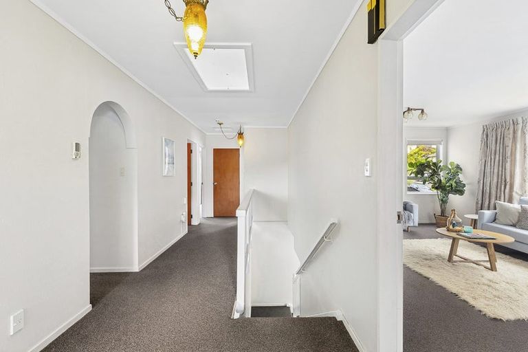 Photo of property in 15 Fyvie Avenue, Tawa, Wellington, 5028