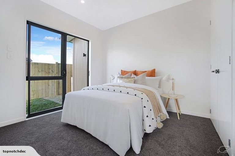 Photo of property in 18 Observation Green, Hobsonville, Auckland, 0616