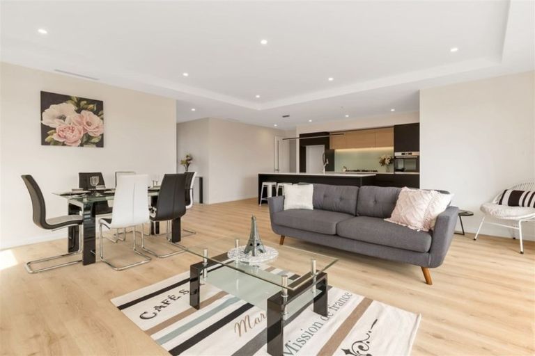 Photo of property in 10 Valour Drive, Rangiora, 7400