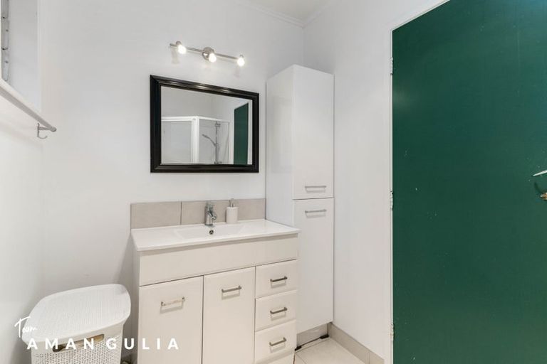 Photo of property in 10/85 Edmonton Road, Henderson, Auckland, 0612