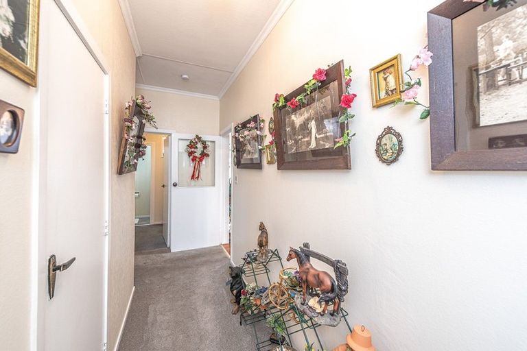 Photo of property in 27 Miro Street, Castlecliff, Whanganui, 4501