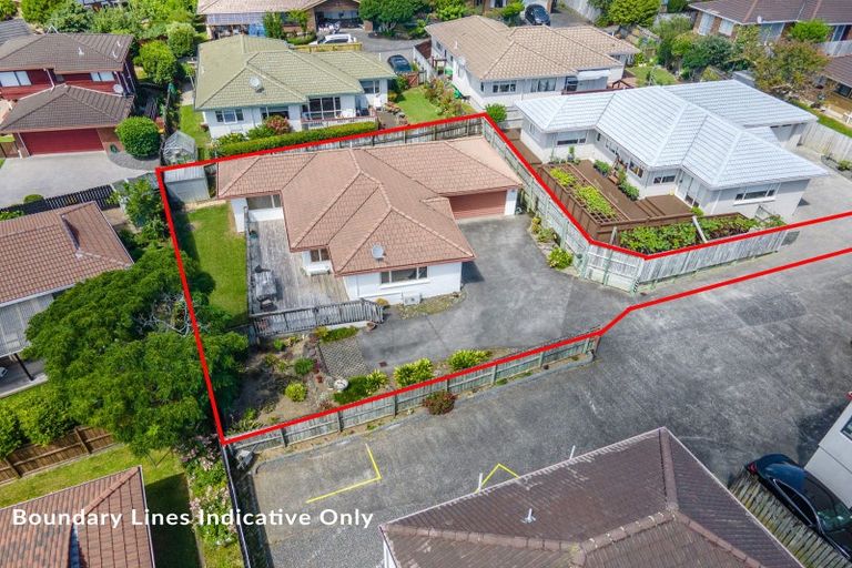 Photo of property in 2/138 Whitford Road, Somerville, Auckland, 2014