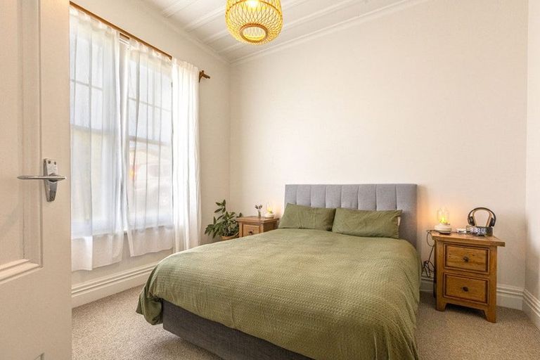 Photo of property in 43 Havelock Road, Hospital Hill, Napier, 4110