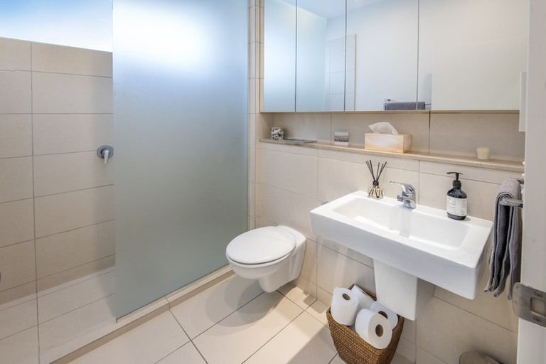 Photo of property in 30 Beresford Street, Bayswater, Auckland, 0622