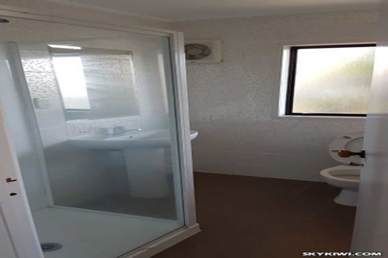 Photo of property in 22 Palomino Drive, Henderson, Auckland, 0612