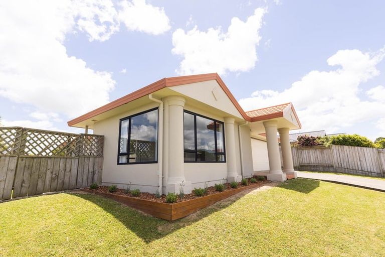 Photo of property in 21 Logan Way, Kelvin Grove, Palmerston North, 4414