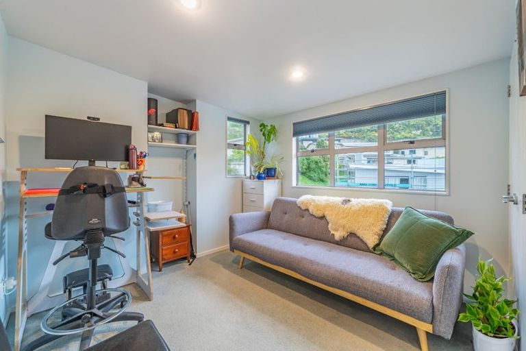 Photo of property in 15 Marjory Close, Broadmeadows, Wellington, 6035